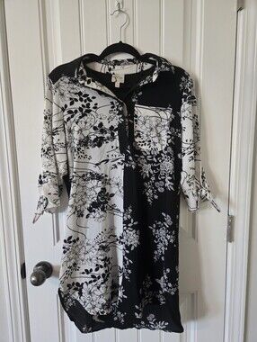 fig and flower Black and White Floral Blouse